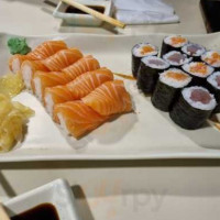 Sushi Naka food