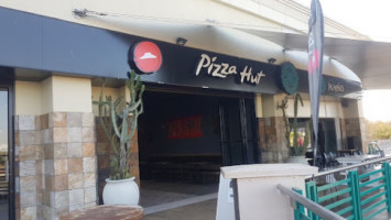 Pizza Hut Riverwalk Mall inside