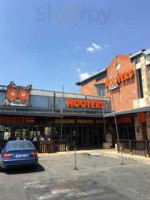 Hooters Fourways outside
