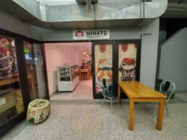 Minato Sushi inside