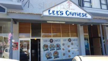 Lee's Chinese outside