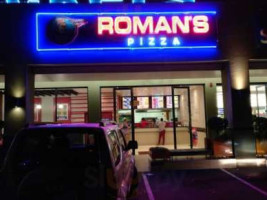 Romans Pizza outside