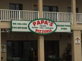 Papa's Pizzeria outside