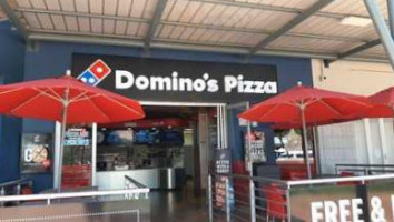 Domino's Pizza Hatfield outside