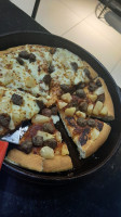 Pizza Hut Sarbeth food