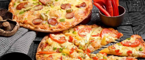 Del Forno Pizza, Pasta, Grill Parkmeadows food