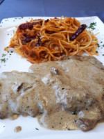 Makush Art Gallery Italian food