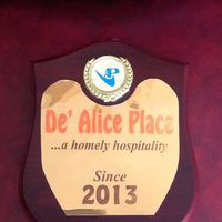 De' Alice Place